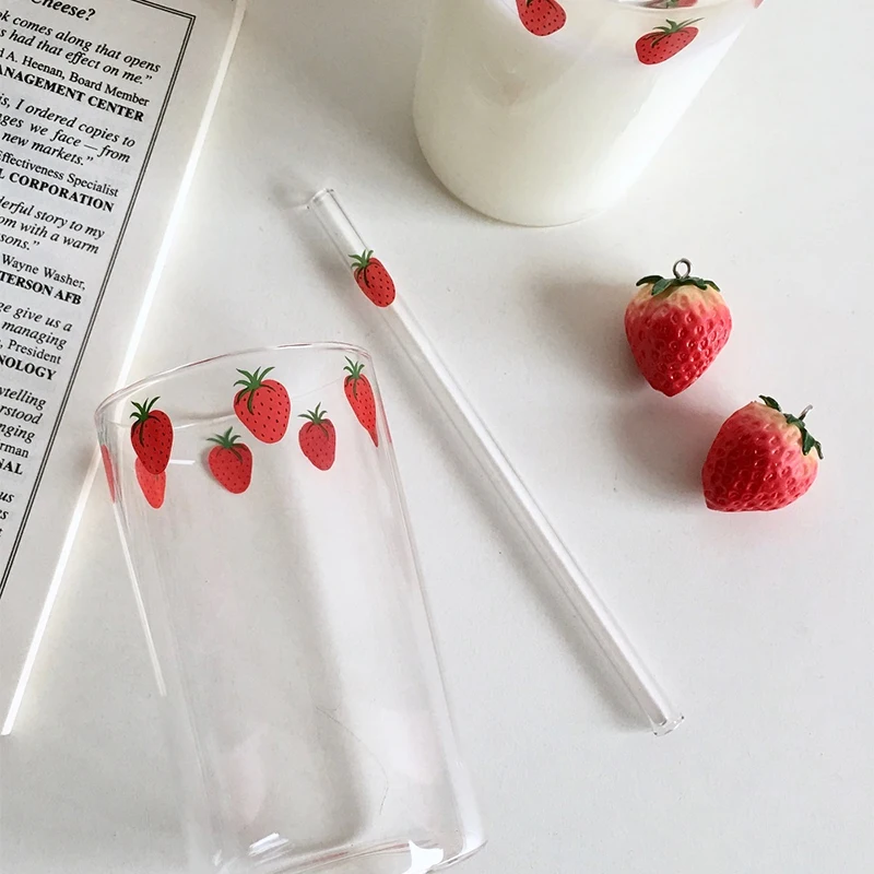 Diztup 300ml 10oz High Borosilicate Cute Strawberry Water Milk Drinking Glasses Cup With Straw