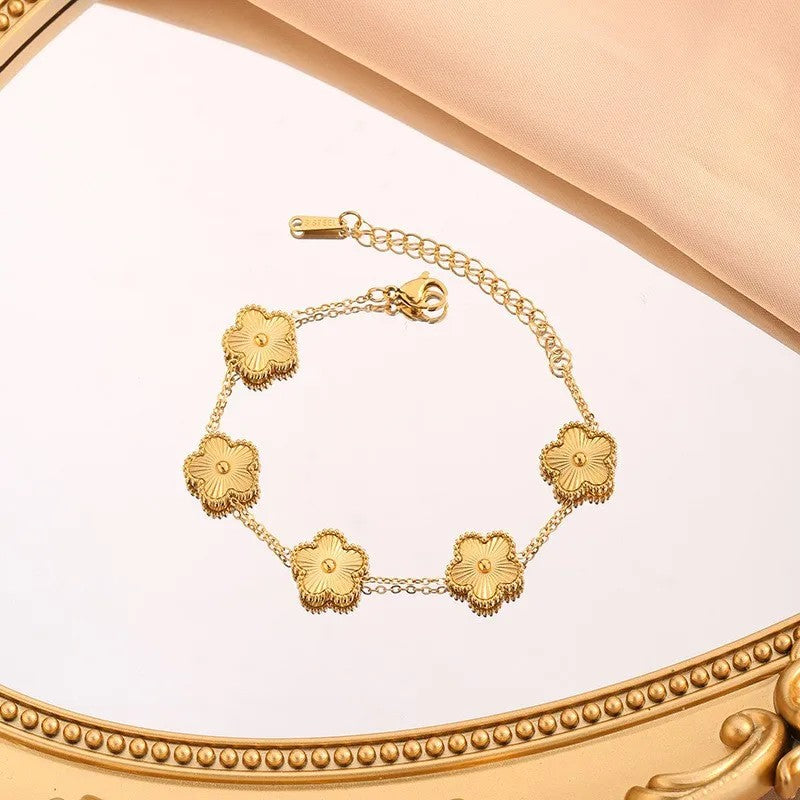 akakgo Stainless Steel Five Leaf Flower Luxury Bracelet for Women Gold Color Charm Bracelets Jewellery Clover Fashion Jewelry Gifts